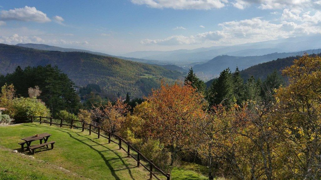 The Casentino, a valley to reach unhurriedly: the road from Florence and Arezzo